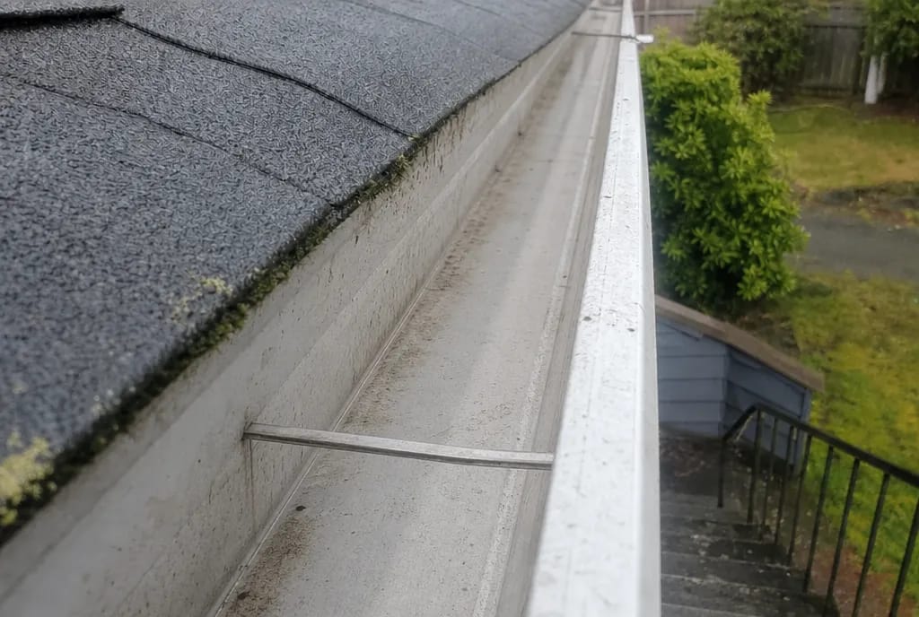 Gutter cleaning in Nanaimo — after